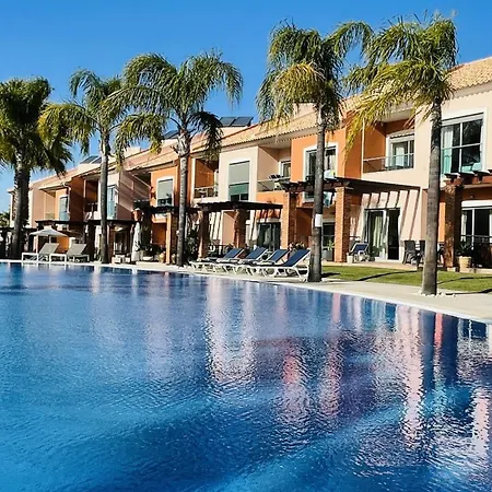 Santa Maria C - Shared Pool - 8 Guests - 度假居